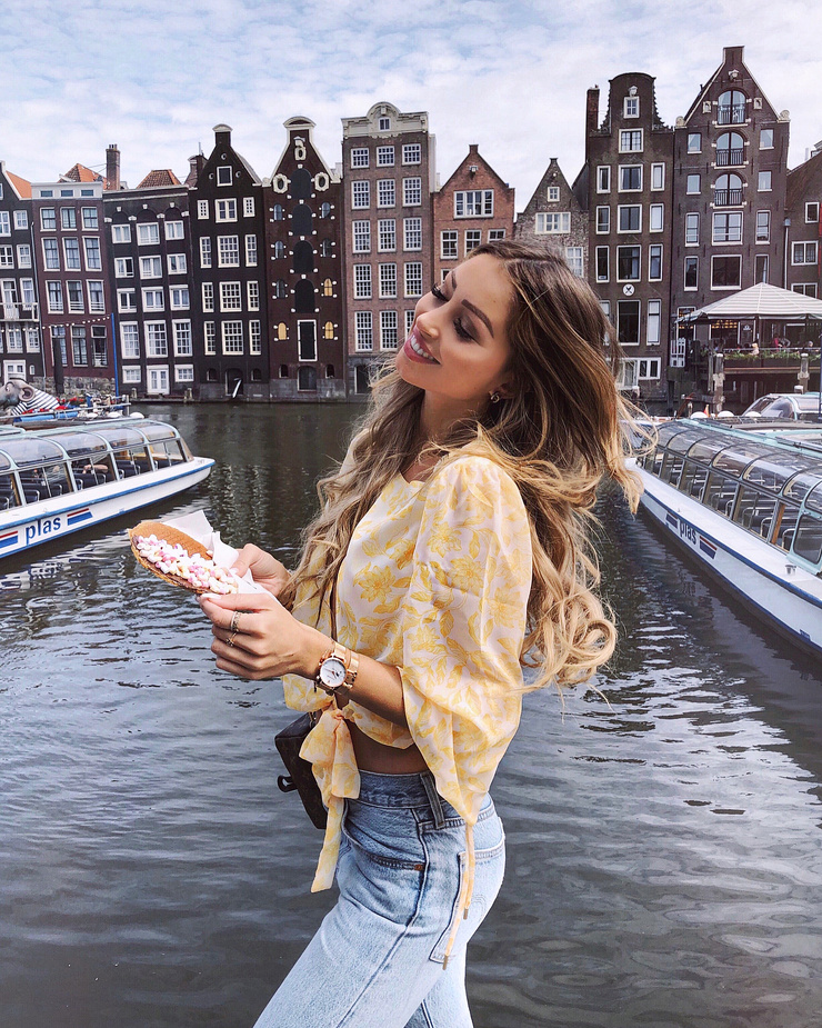 Caroline Einhoff Caroline Einhoff