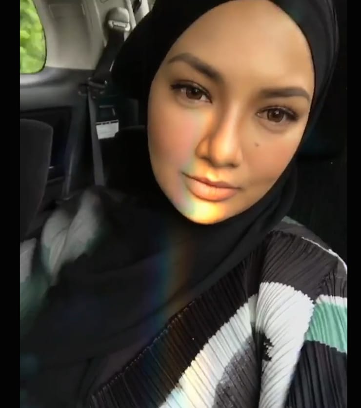 Neelofa