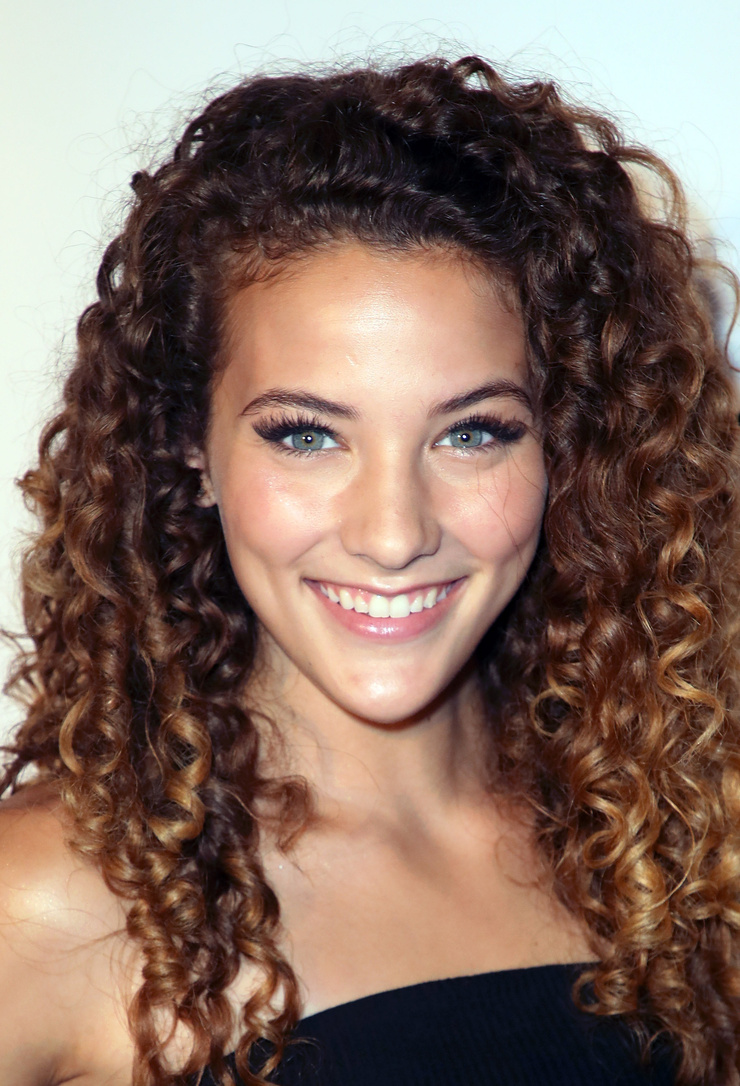 Sofie Dossi Sofie Dossi