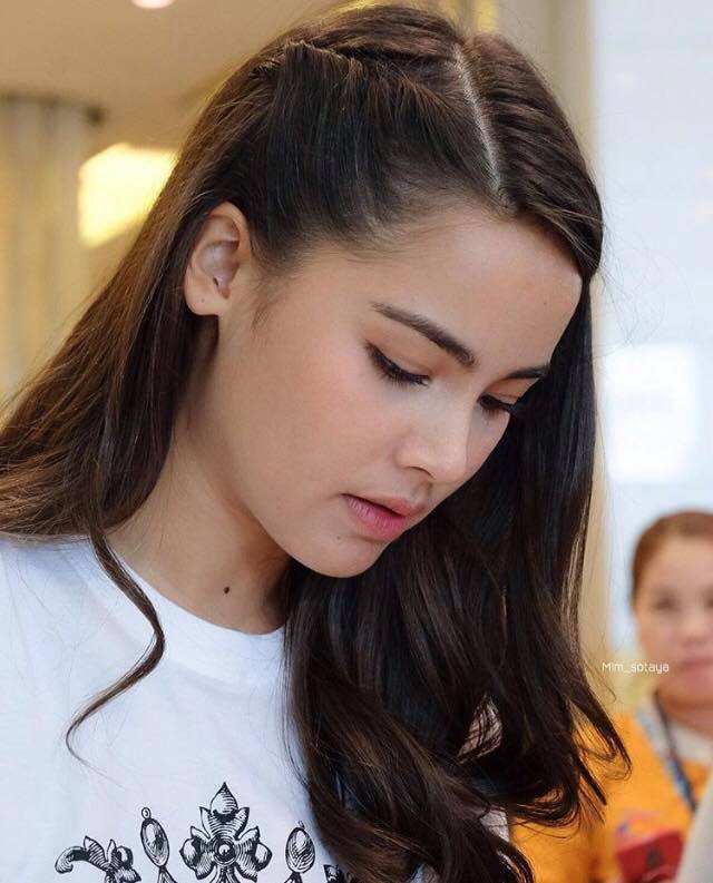 Urassaya Sperbund