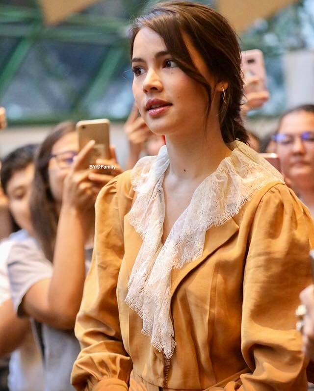 Urassaya Sperbund