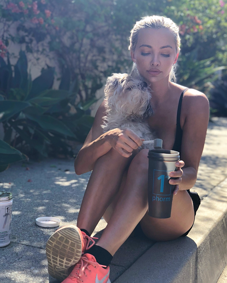 Lindsey Pelas Lindsey Pelas