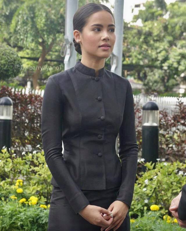 Urassaya Sperbund