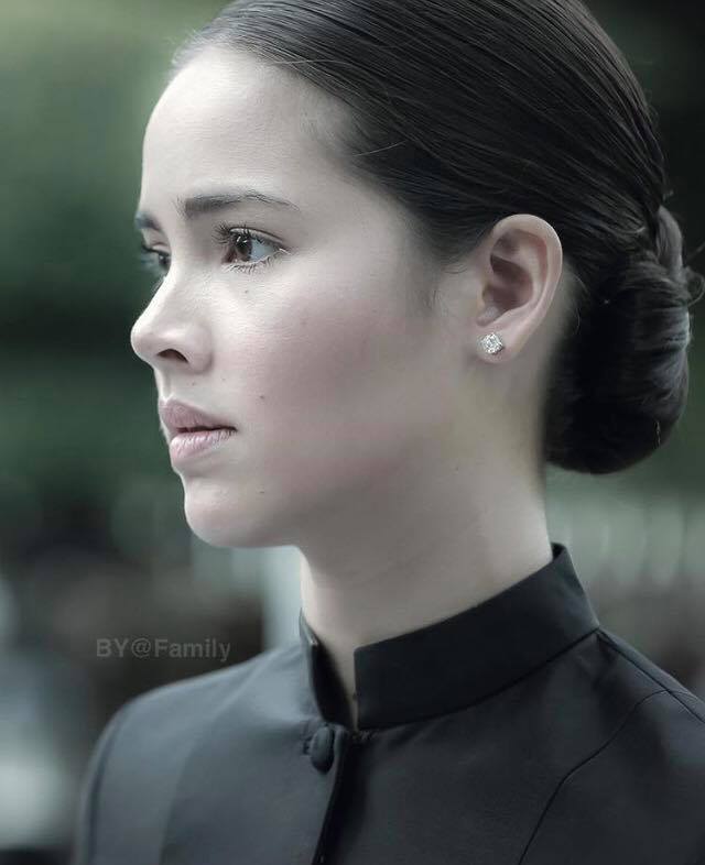 Urassaya Sperbund