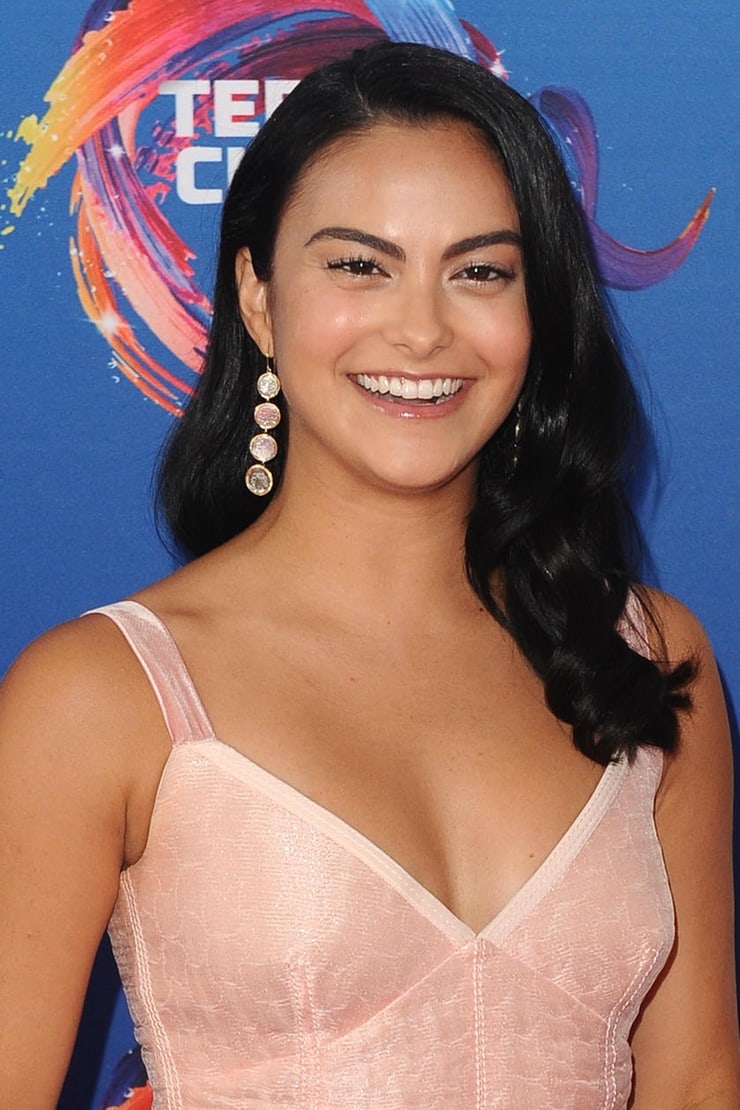 Camila Mendes