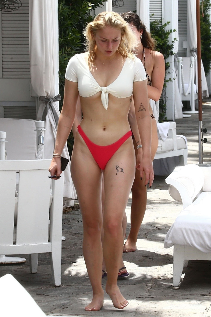 Sophie Turner Sophie Turner