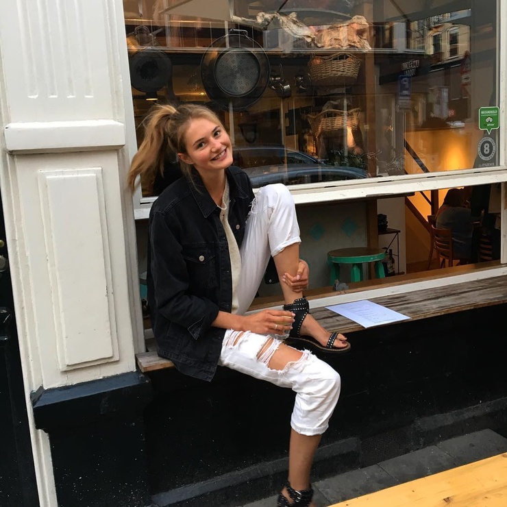 Sanne Vloet Sanne Vloet