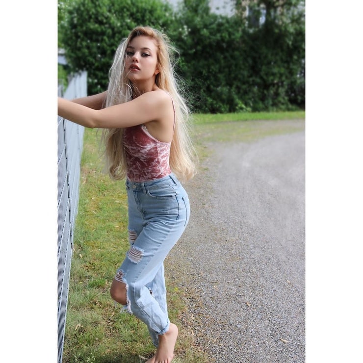 Enya Wandres Enya Wandres