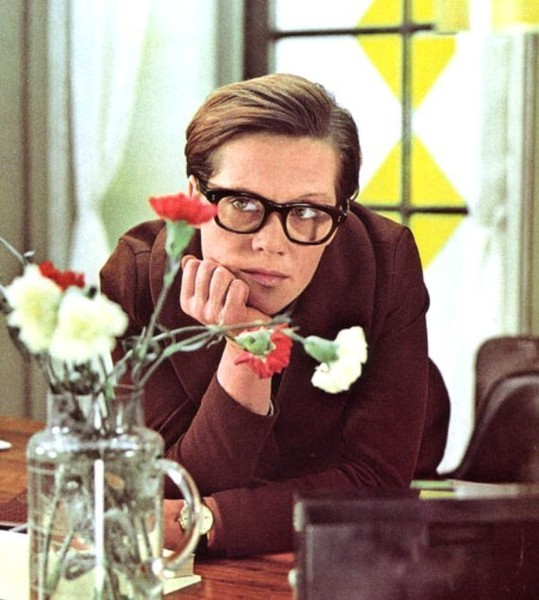 Office Romance (1977)
