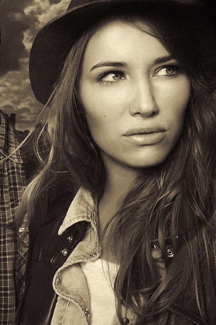 Agathe Teyssier (model)