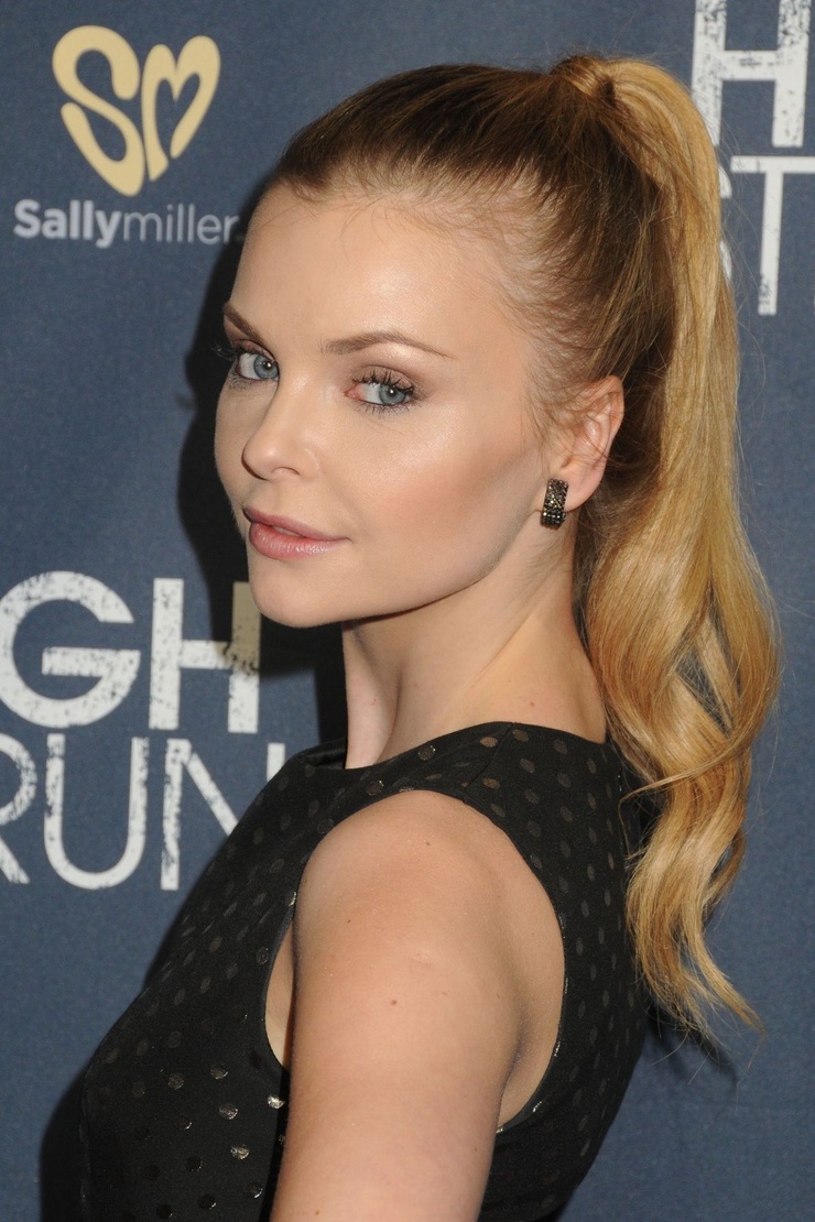 Izabella Miko Izabella Miko