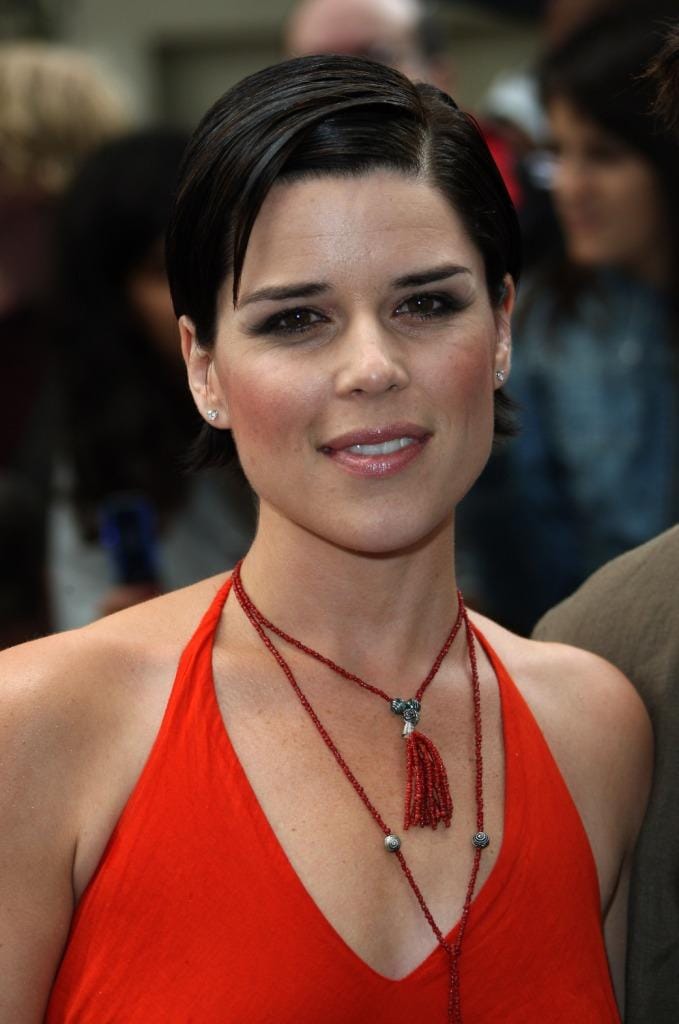 Neve Campbell workout