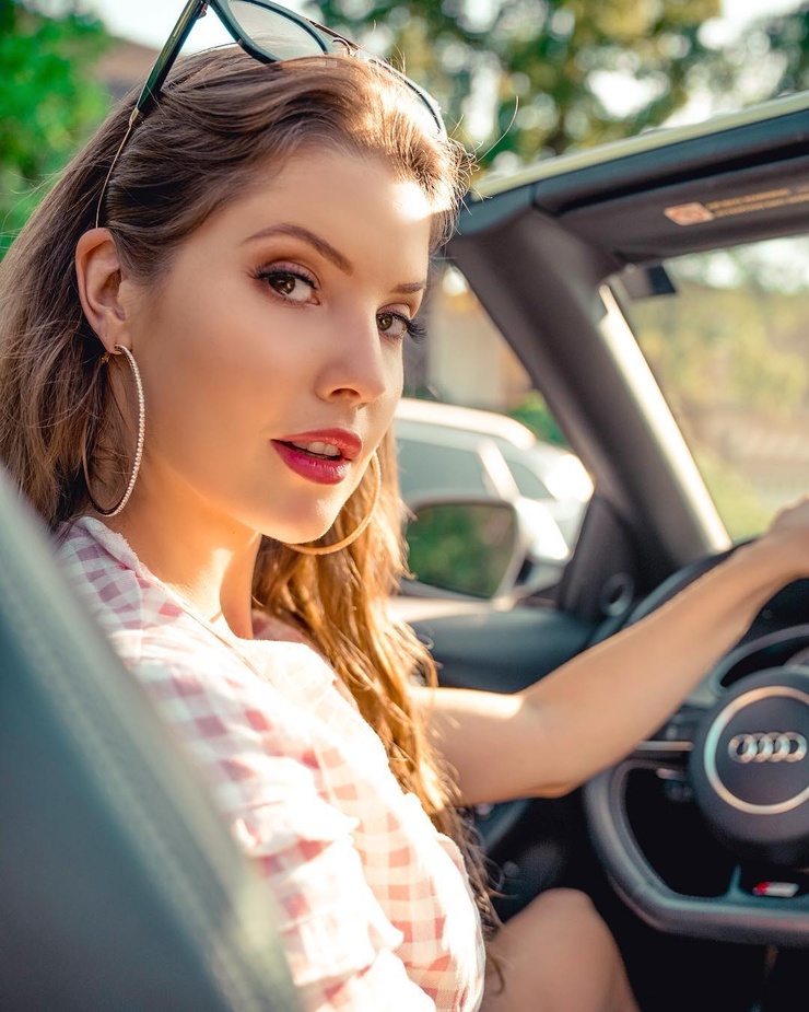 Amanda Cerny Amanda Cerny