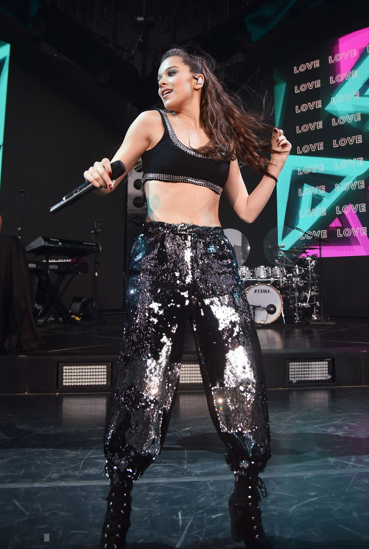 Hailee Steinfeld