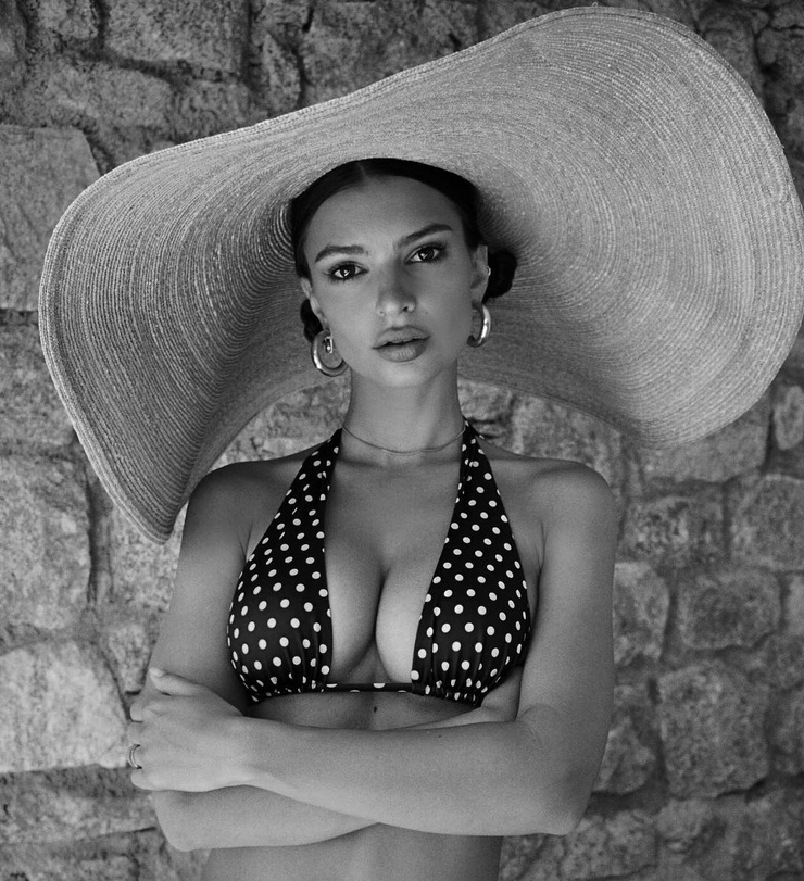 Emily Ratajkowski