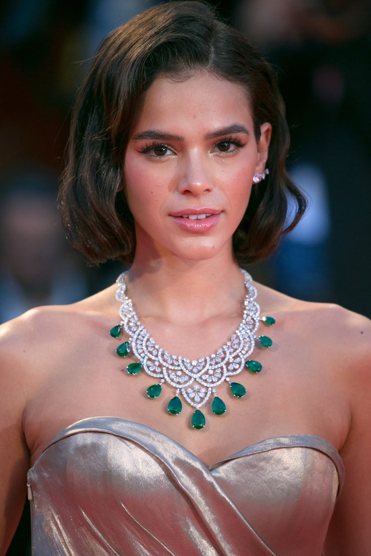 Bruna Marquezine picture