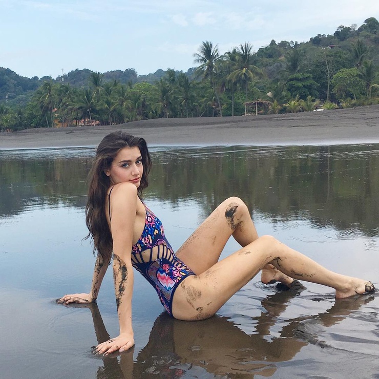 Jessica Clements Jessica Clements
