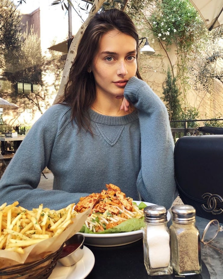 Jessica Clements