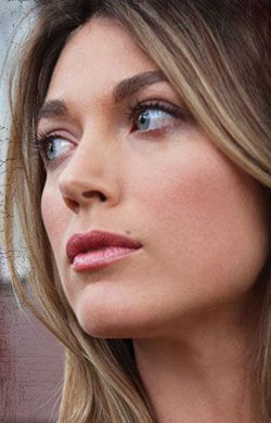 Picture of Natalie Zea