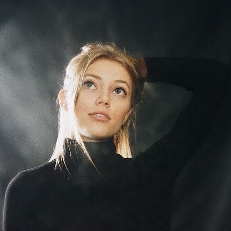 Grace Van Dien Grace Van Dien