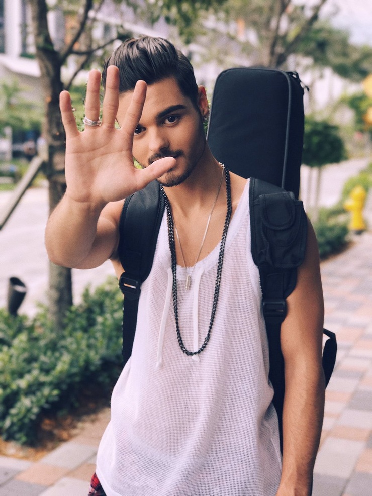 Abraham Mateo