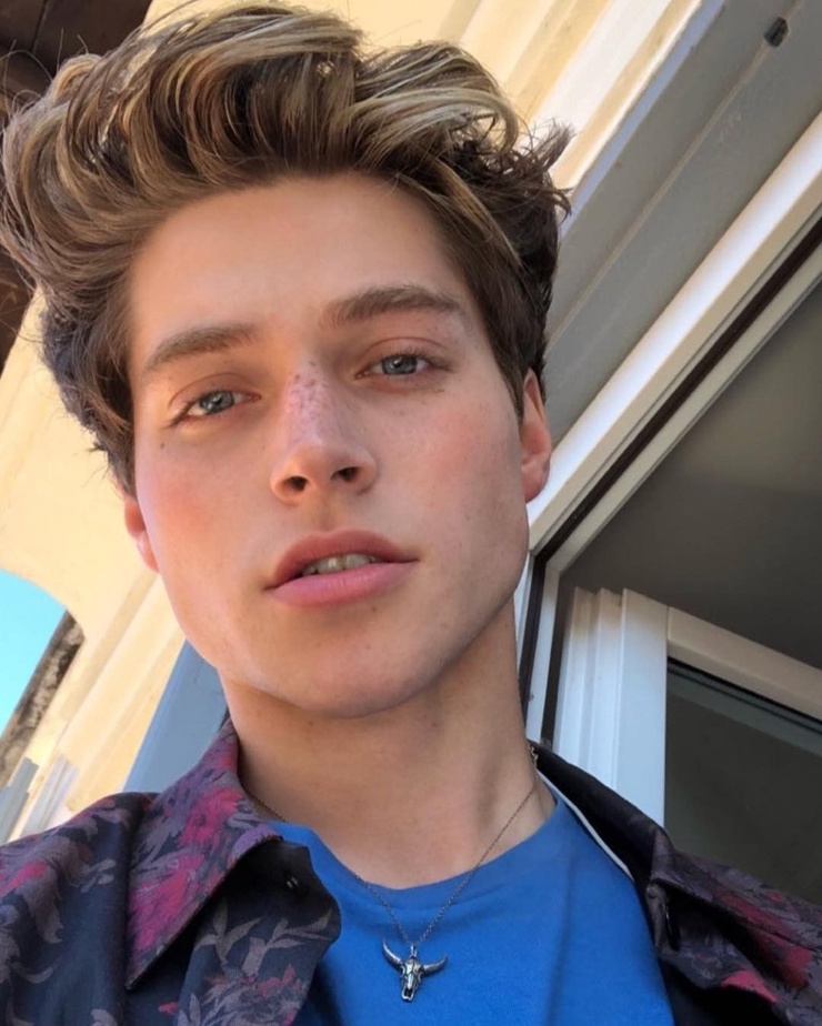 Froy Gutierrez