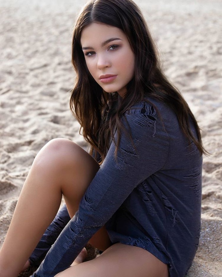 Amelie Zohar