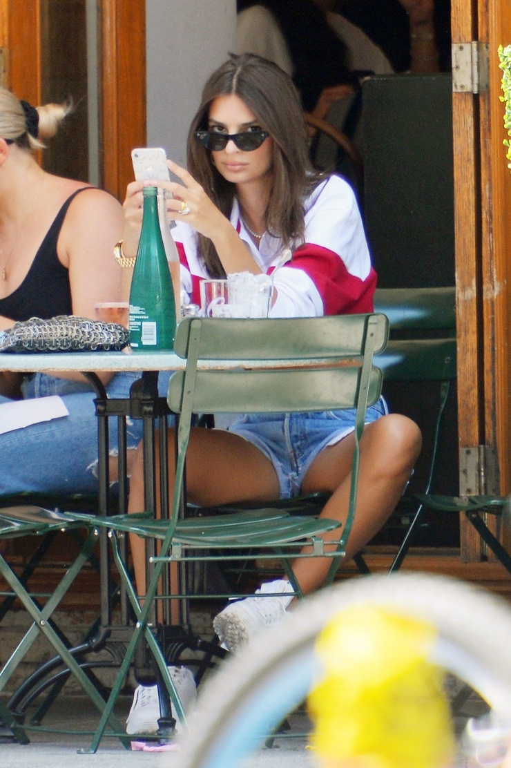 Emily Ratajkowski Emily Ratajkowski