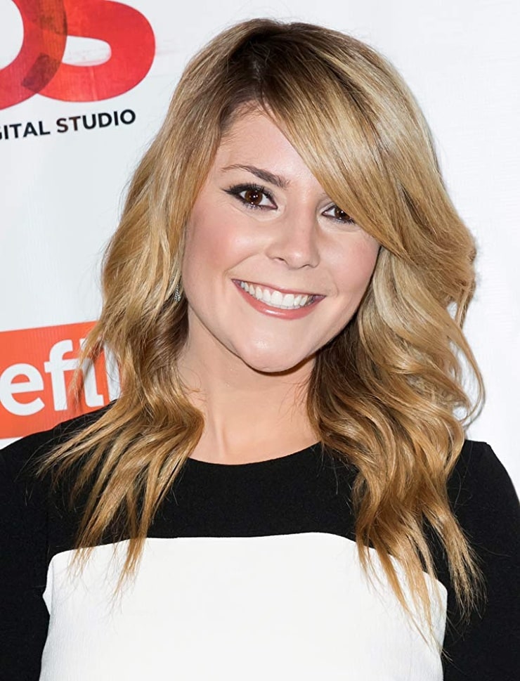 Grace Helbig image