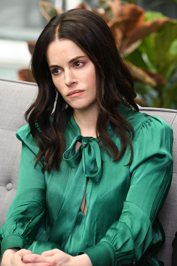 Emily Hampshire Emily Hampshire