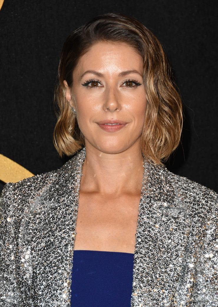 Amanda Crew Amanda Crew