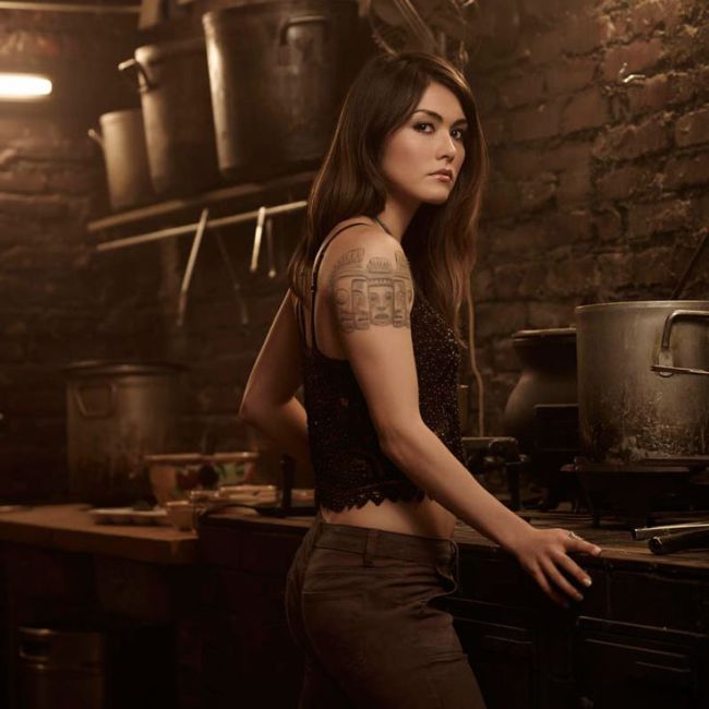 Daniella Pineda