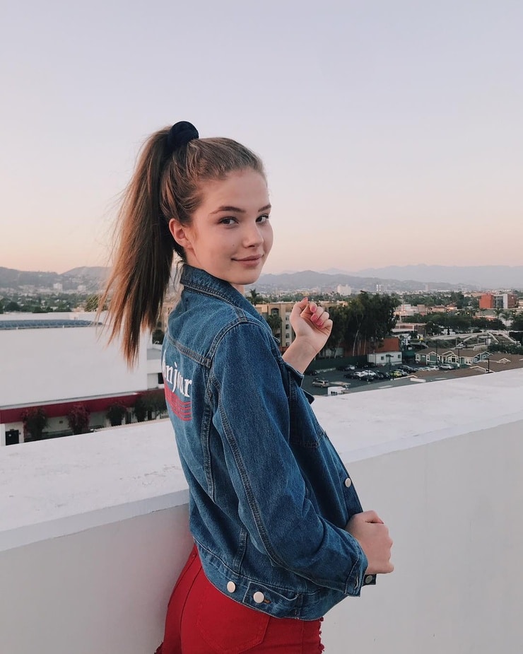 Ellie Thumann