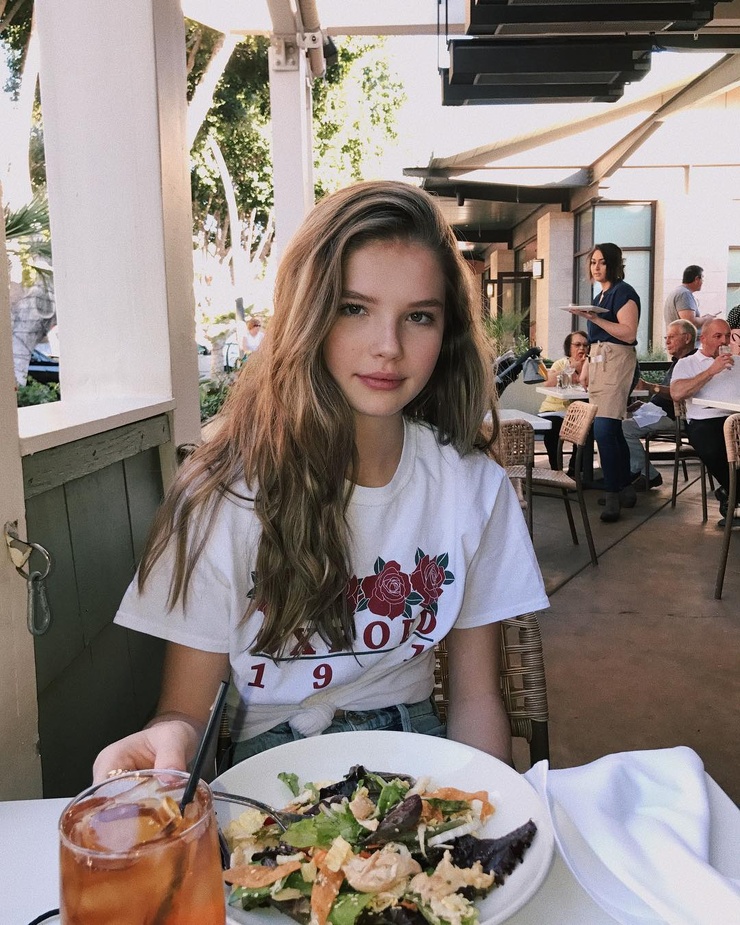 Ellie Thumann