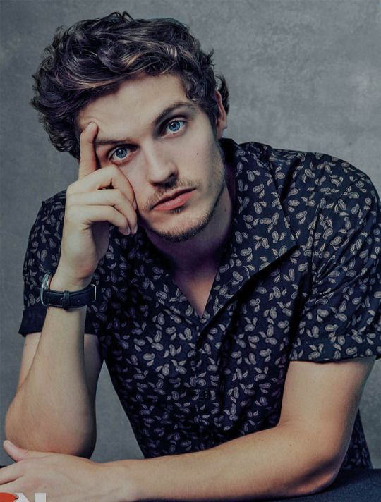 Daniel Sharman