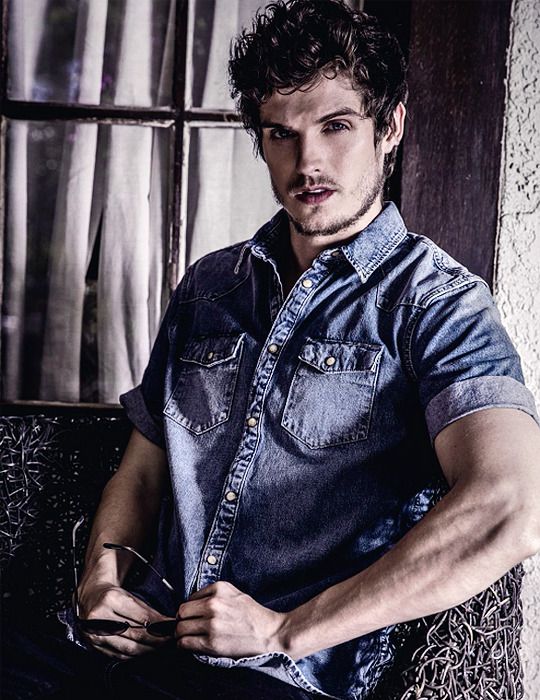 Daniel Sharman