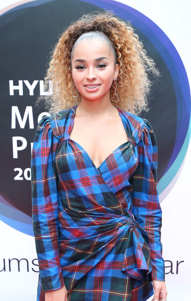 Ella Eyre