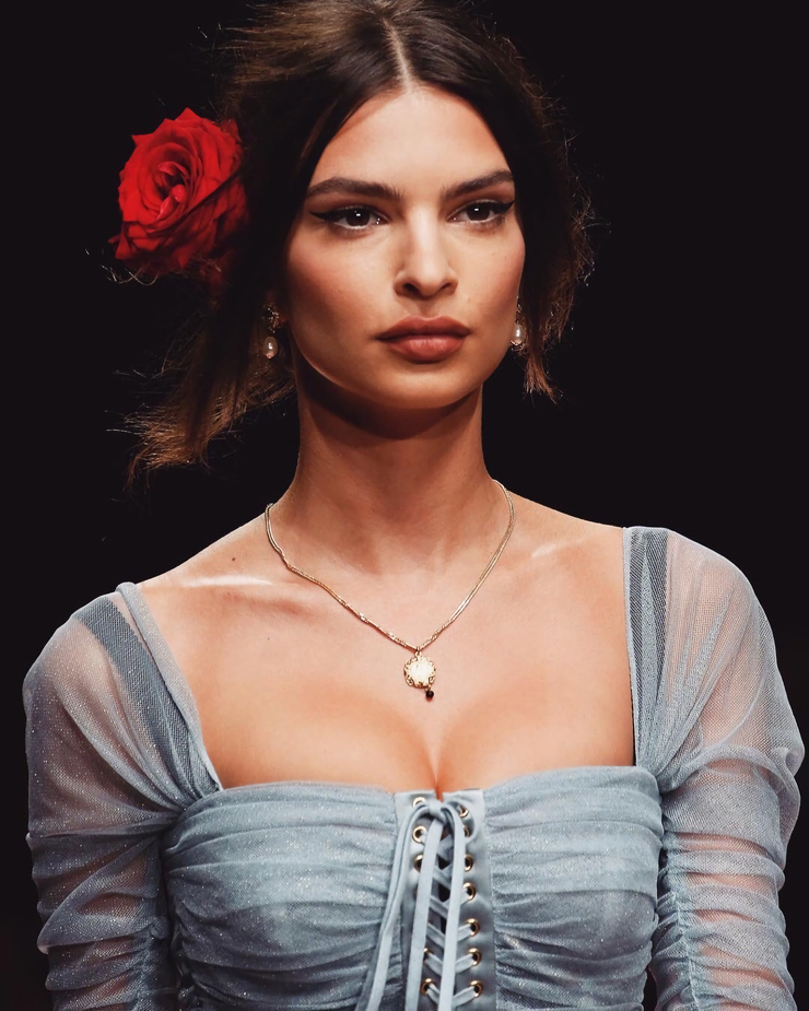 Emily Ratajkowski