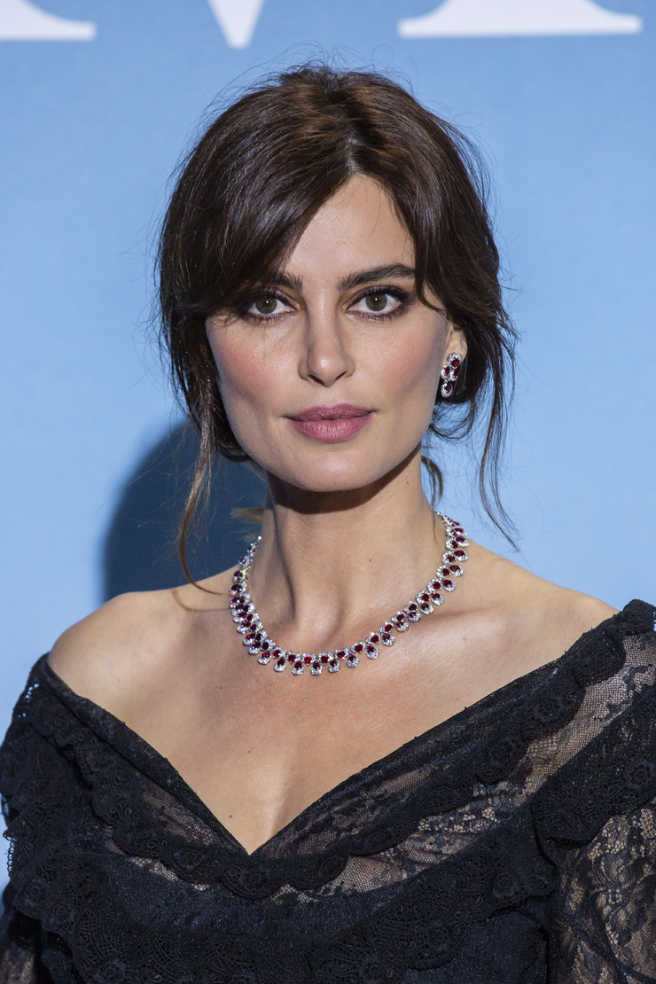 Catrinel Menghia Catrinel Menghia