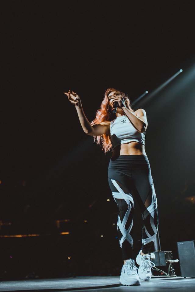 Chrissy Costanza