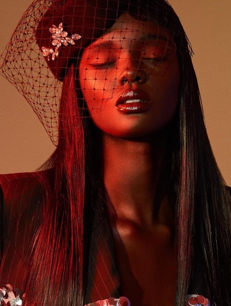 Duckie Thot