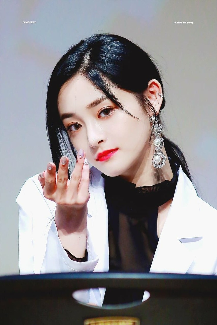 Zhou Jieqiong