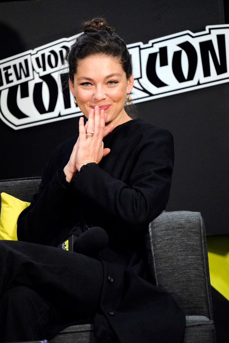 Alexa Davalos