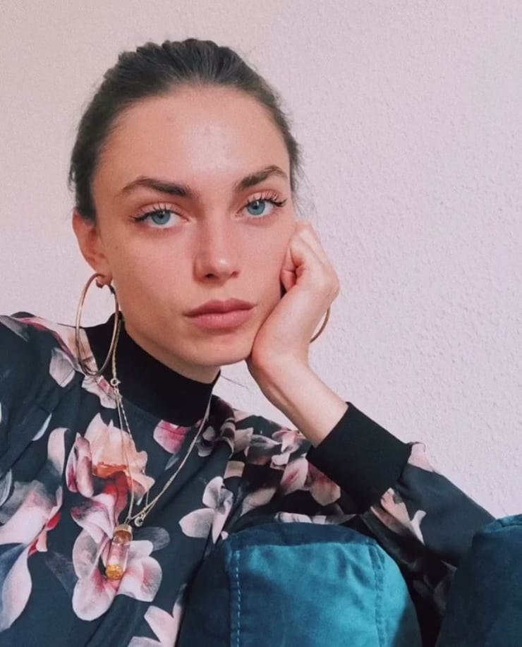 Charleen Weiss Charleen Weiss