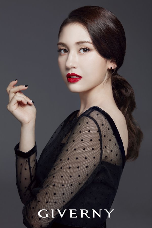 So-mi Jeon So-mi Jeon