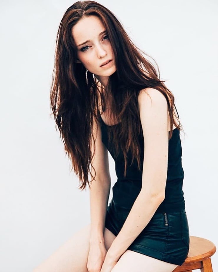 Picture of Emma Dumont