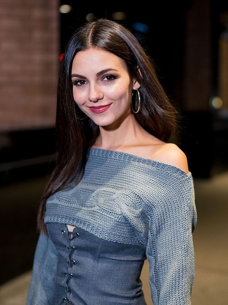 740full-victoria-justice.jpg