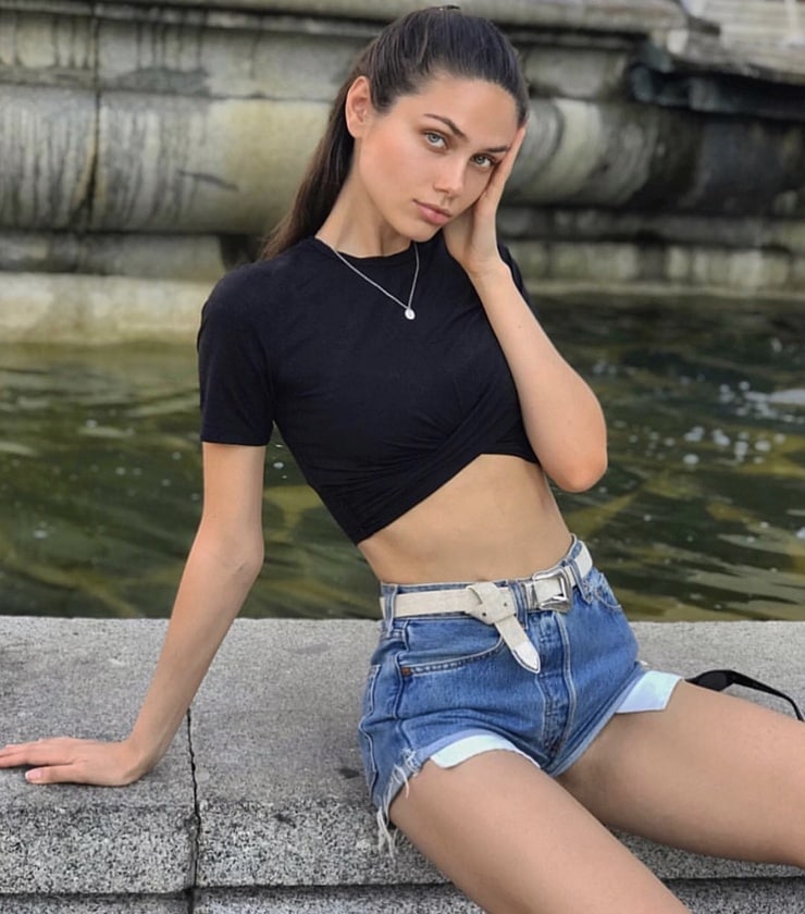 Vika Bronova Vika Bronova