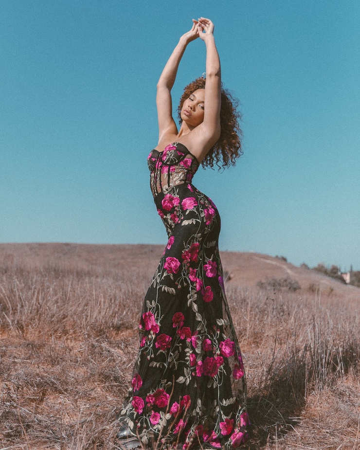Ashley Moore (2) Ashley Moore (2)