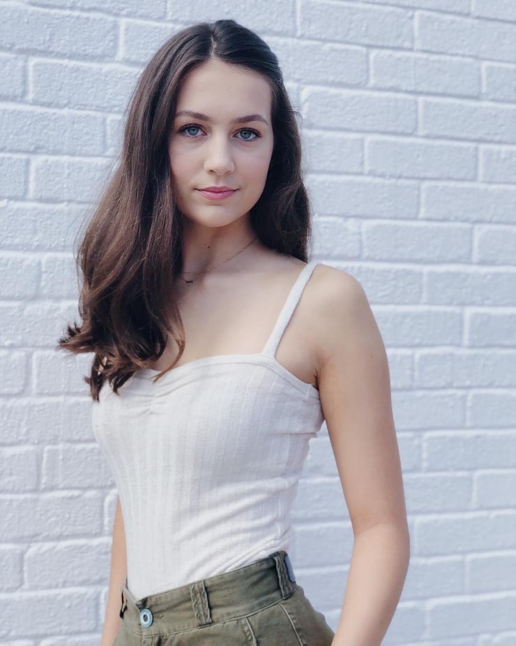 View Emma Fuhrmann Height Pics - Ayasi Gallery